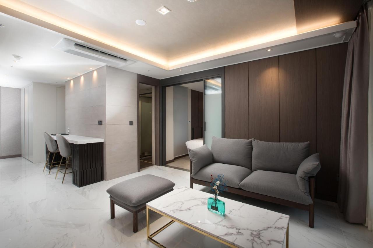 Utop Boutique Hotel&Residence Кванджу Экстерьер фото